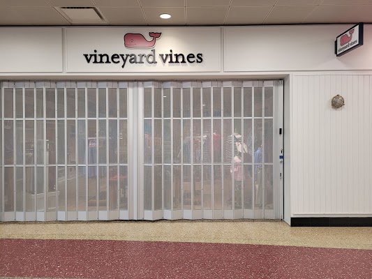 Vineyard Vines - Terminal B, Gate 31 at Boston Airport
